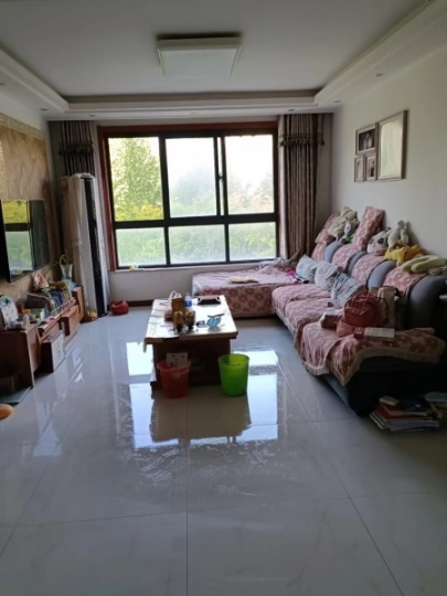 急售風(fēng)水好房子，簡(jiǎn)裝，送品牌家具家電，可拎包入住