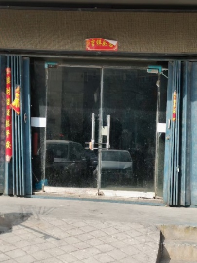 大來店社區(qū)東區(qū)南門門面房出租，上下兩層八十多平方